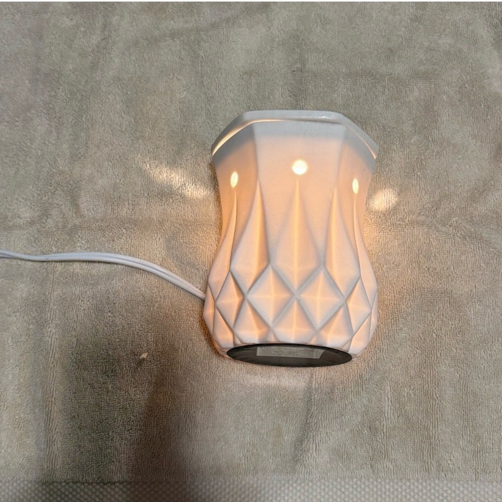 Scentsy White Electric Wax Warmer